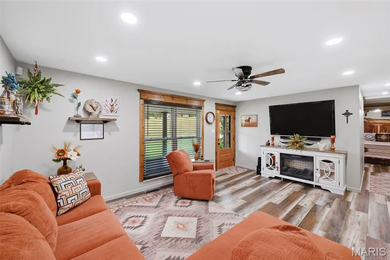 1392 N Henke Road, Lake St. Louis, MO 63367 — listing photo 14 of 94