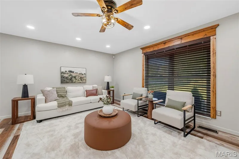 1392 N Henke Road, Lake St. Louis, MO 63367 — listing photo 11 of 98