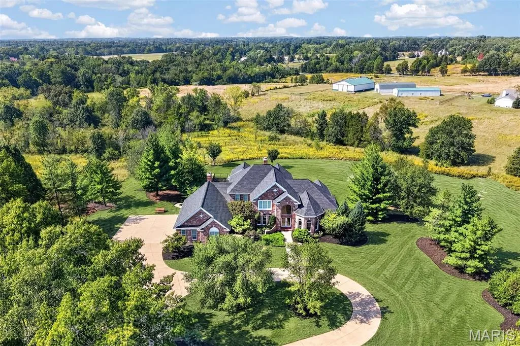 2795 Oberhelman Road, Foristell, MO 63348 — listing photo 1 of 99