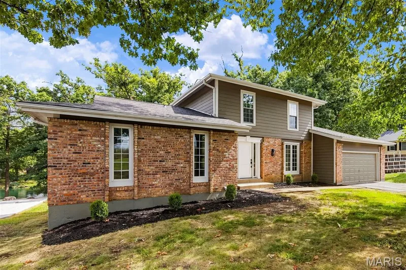 1674 Old Baxter Road, Chesterfield, MO 63017 — listing photo 4 of 98