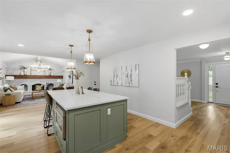 1674 Old Baxter Road, Chesterfield, MO 63017 — listing photo 18 of 98