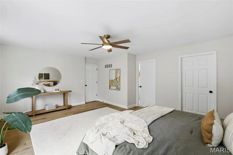 1674 Old Baxter Road, Chesterfield, MO 63017 — listing photo 29 of 98