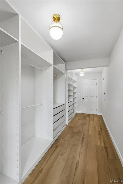 Primary closet — 1674 Old Baxter Road, Chesterfield, MO 63017