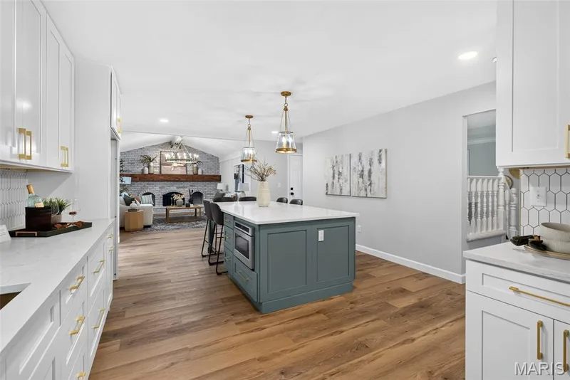 A Kitchen Worth a Chefs Kiss — 1674 Old Baxter Road, Chesterfield, MO 63017