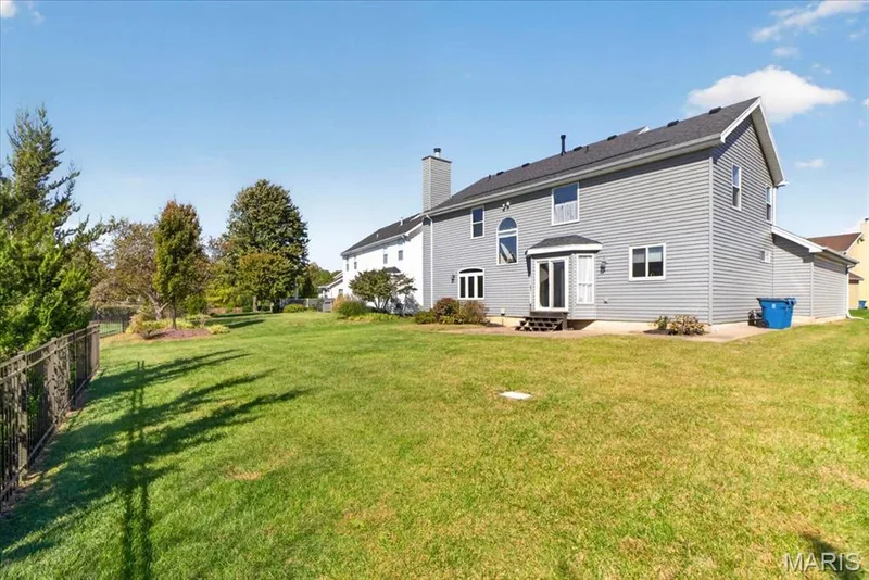 255 Cheval Square Drive, Chesterfield, MO 63005 — listing photo 37 of 45