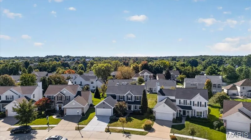 255 Cheval Square Drive, Chesterfield, MO 63005 — listing photo 39 of 45