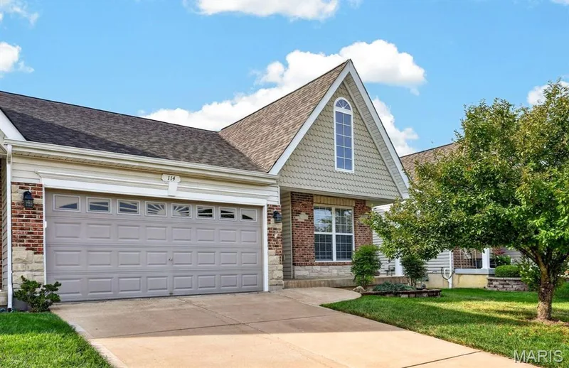 114 Savannah Terrace — 114 Savannah Terrace, Wentzville, MO 63385