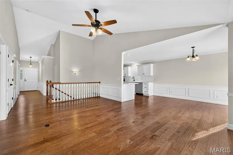 Vaulted great room-dining area open to breakfast room and kitchen — 114 Savannah Terrace, Wentzville, MO 63385