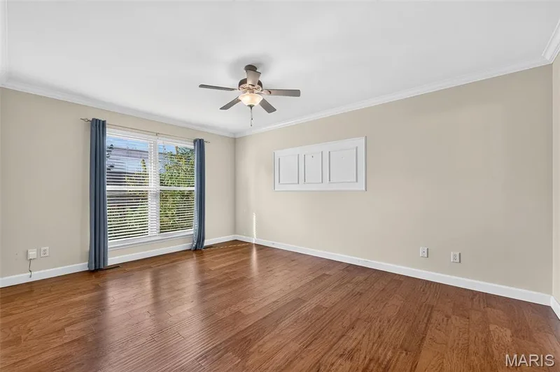 Primary bedroom with en suite full bath and walk in closet — 114 Savannah Terrace, Wentzville, MO 63385