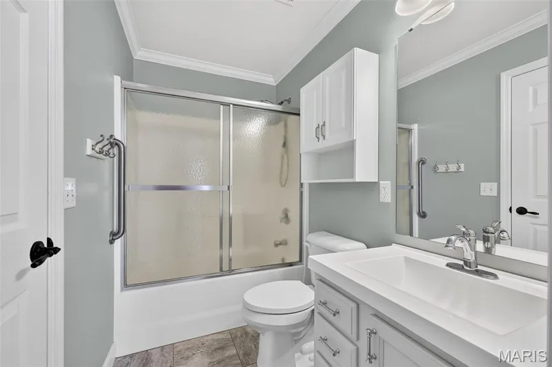 Main floor full bath — 114 Savannah Terrace, Wentzville, MO 63385