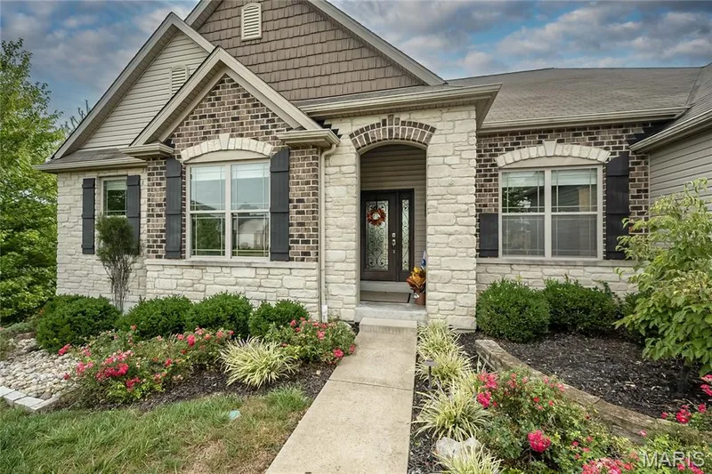 101 Castlewood Estates Drive, O'Fallon, MO 63368 — listing photo 5 of 55