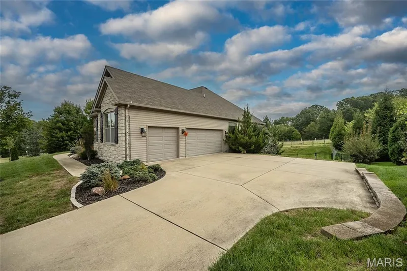 101 Castlewood Estates Drive, O'Fallon, MO 63368 — listing photo 47 of 55