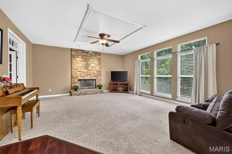 704 Knollshire Way Court, Dardenne Prairie, MO 63368 — listing photo 12 of 73