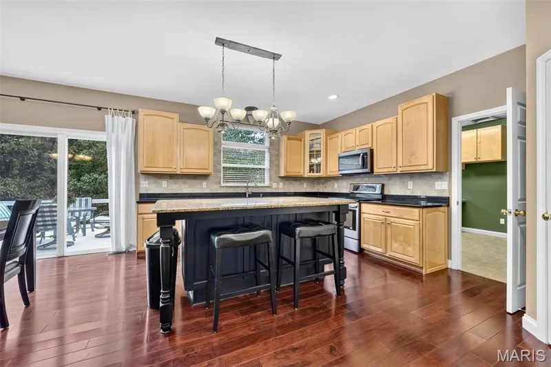 704 Knollshire Way Court, Dardenne Prairie, MO 63368 — listing photo 17 of 73