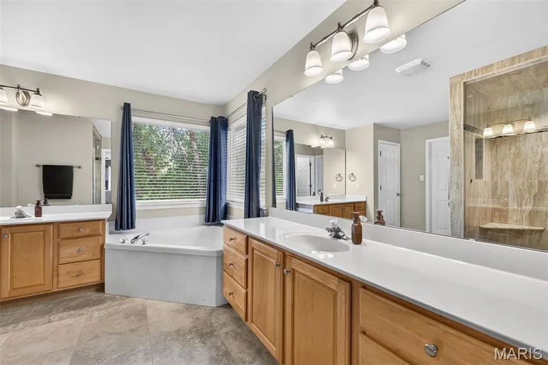 704 Knollshire Way Court, Dardenne Prairie, MO 63368 — listing photo 35 of 73