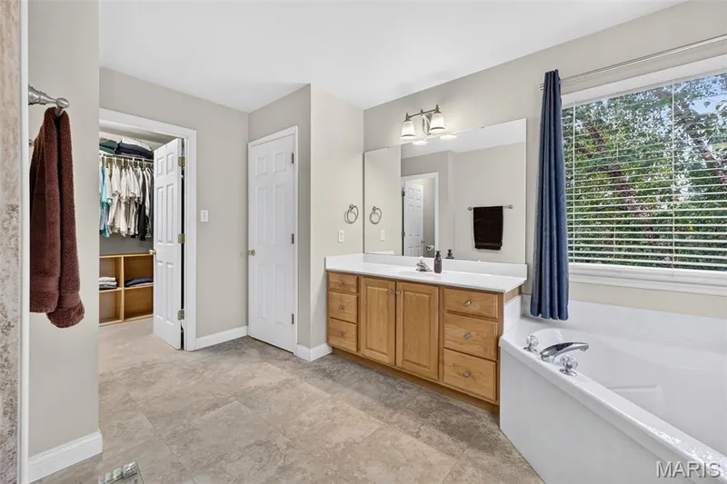 704 Knollshire Way Court, Dardenne Prairie, MO 63368 — listing photo 34 of 73