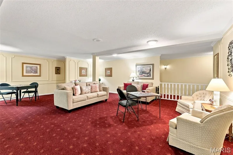 1521 Hedgeford Drive #16, Chesterfield, MO 63017 — listing photo 3 of 35