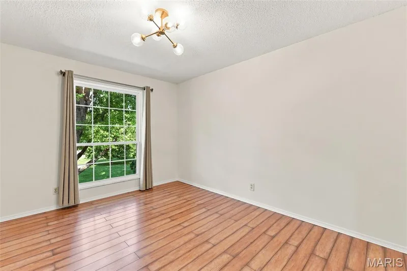1521 Hedgeford Drive #16, Chesterfield, MO 63017 — listing photo 9 of 35