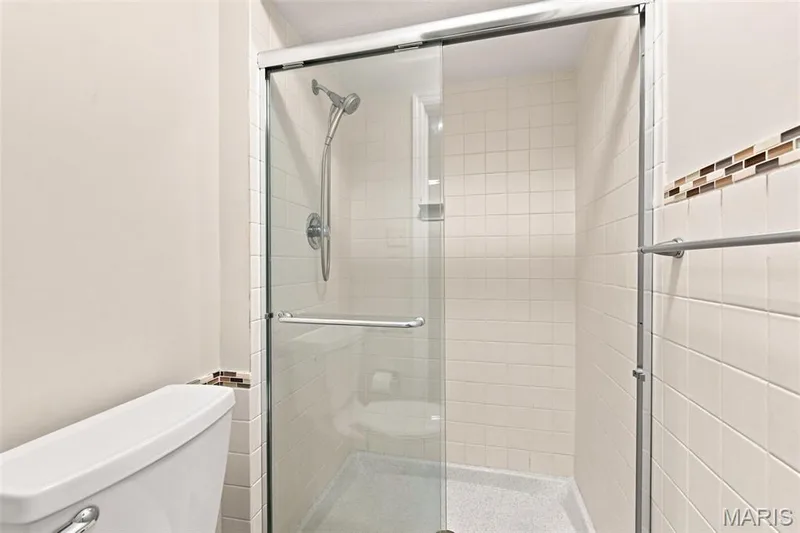 1521 Hedgeford Drive #16, Chesterfield, MO 63017 — listing photo 20 of 35