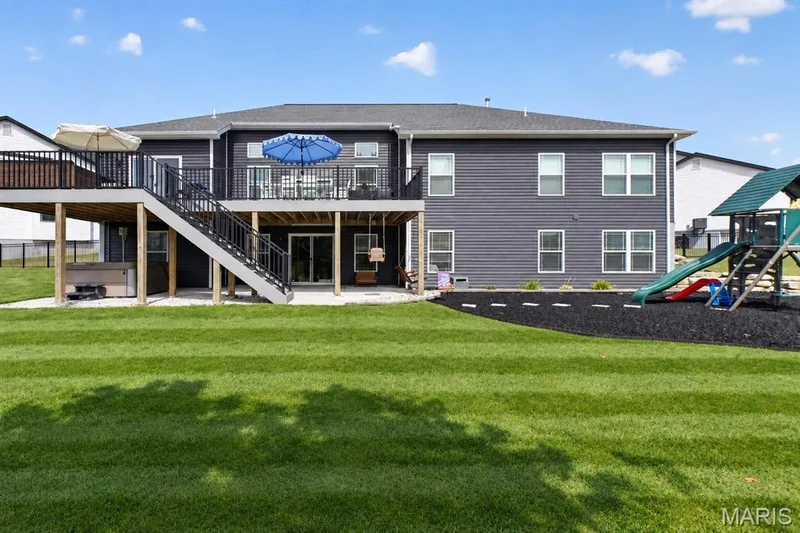 512 Spruce Hollow Court, Wentzville, MO 63385 — listing photo 7 of 14