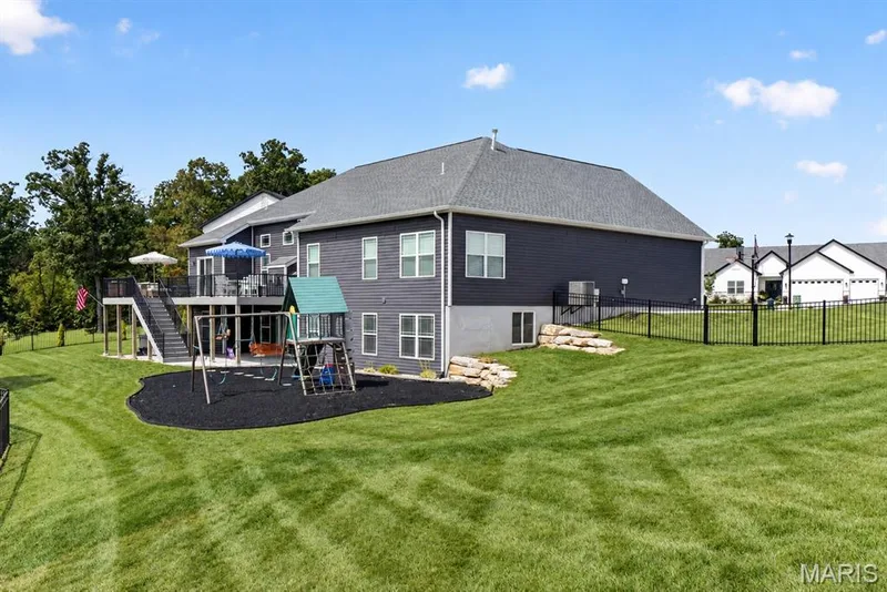 512 Spruce Hollow Court, Wentzville, MO 63385 — listing photo 4 of 14