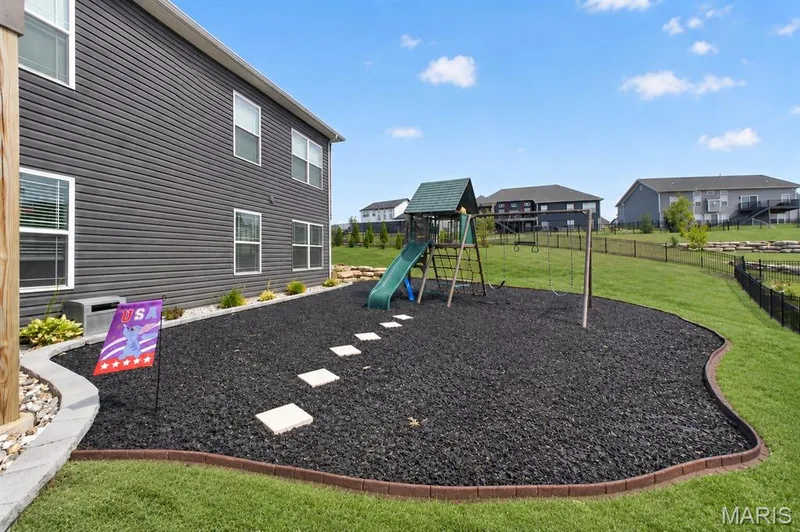 512 Spruce Hollow Court, Wentzville, MO 63385 — listing photo 5 of 14