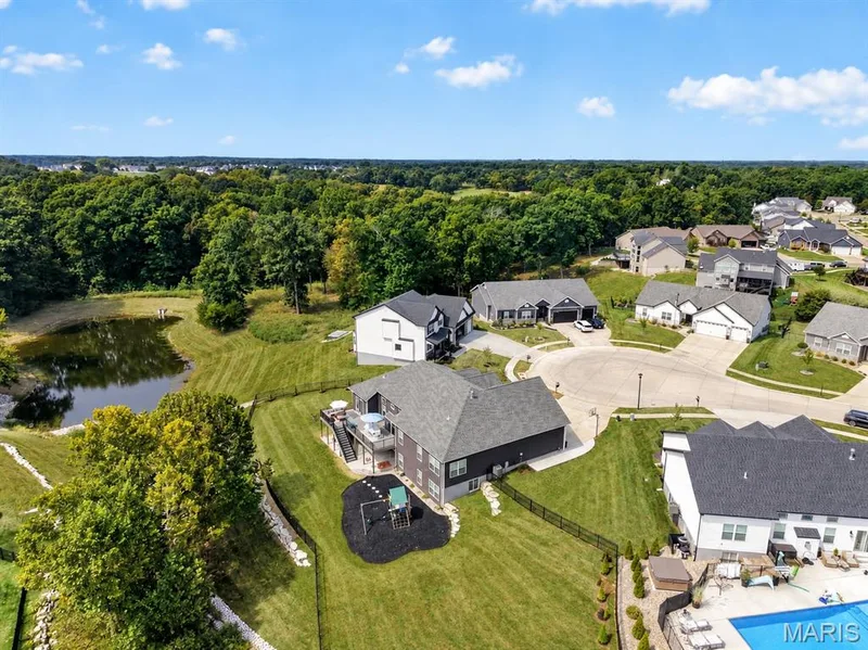 512 Spruce Hollow Court, Wentzville, MO 63385 — listing photo 3 of 14