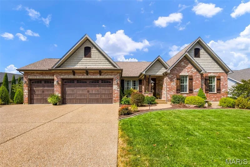 423 Cottage Grove Drive, Wentzville, MO 63385 — listing photo 2 of 75