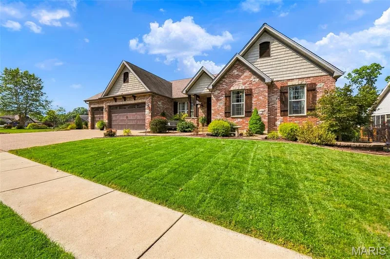 423 Cottage Grove Drive, Wentzville, MO 63385 — listing photo 5 of 75