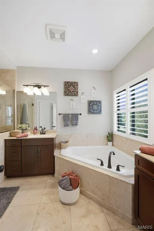Master bath with heated floors — 423 Cottage Grove Drive, Wentzville, MO 63385