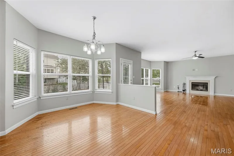 Four Window Bay in Breakfast Room — 223 Chestnut Hill Drive, O'Fallon, MO 63368
