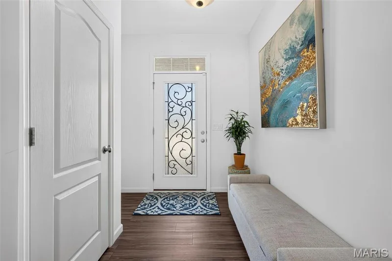 A spacious entry space — 708 Kenmare Court, Dardenne Prairie, MO 63368