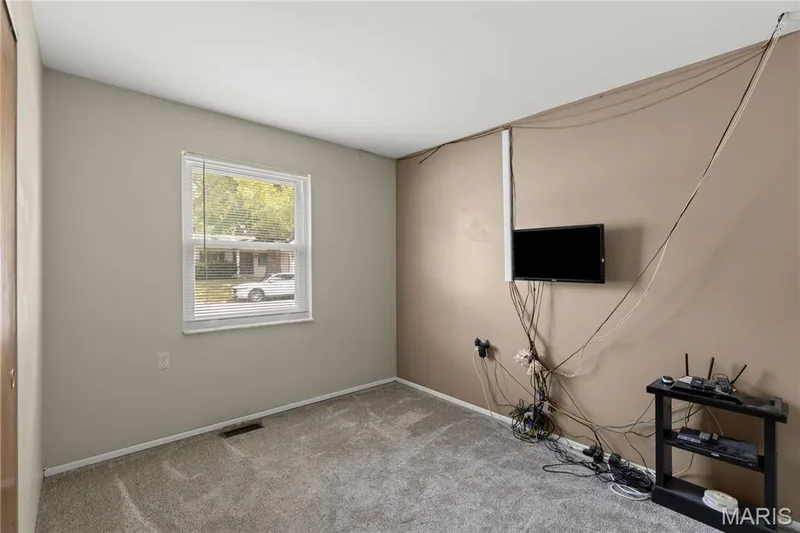 3305 Highgate Lane, St Charles, MO 63301 — listing photo 12 of 25