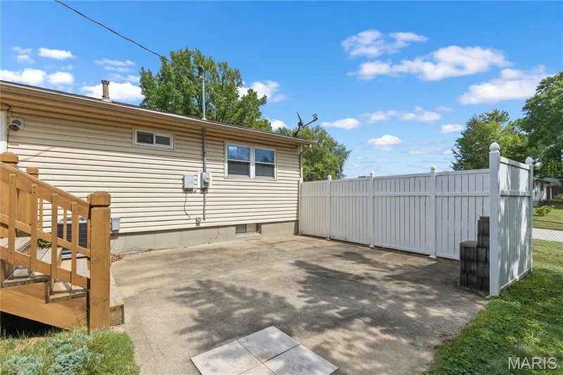 3305 Highgate Lane, St Charles, MO 63301 — listing photo 23 of 25