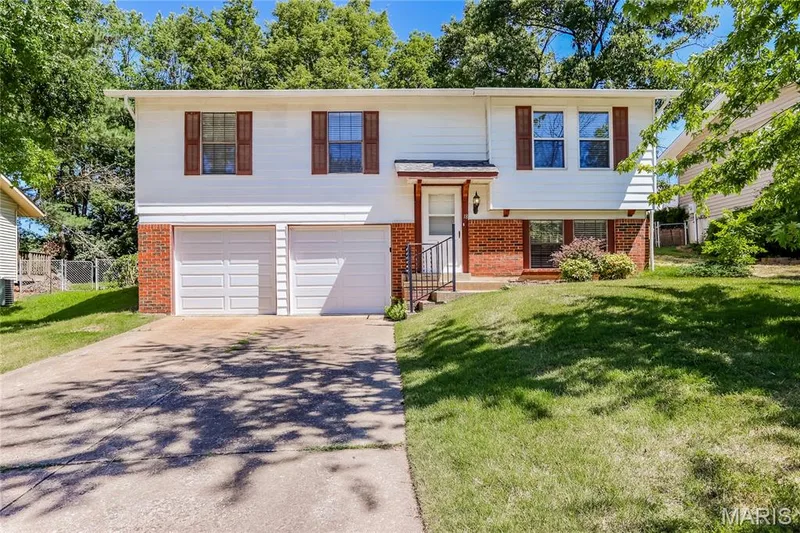 18 River Bluff Drive, St Peters, MO 63376 — listing photo 1 of 15