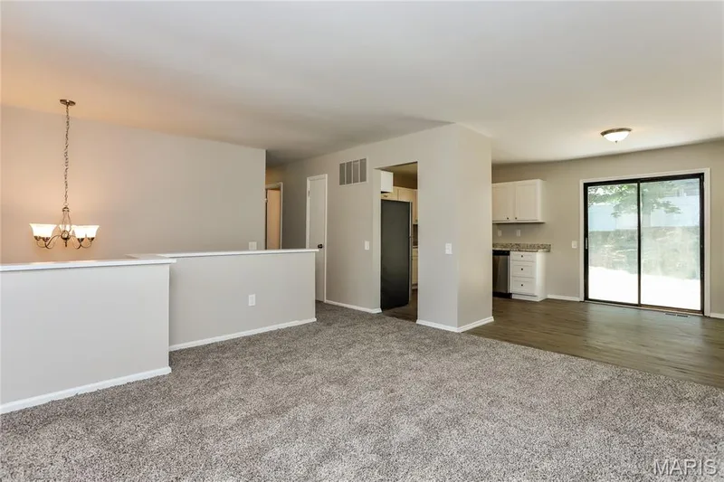 18 River Bluff Drive, St Peters, MO 63376 — listing photo 2 of 15