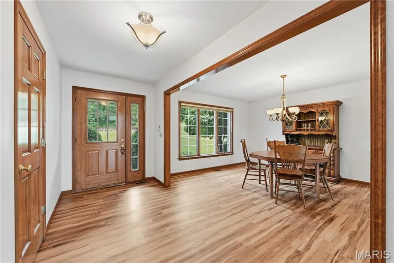Entertainment sized dining room — 1409 Boone Valley Ridge, Augusta, MO 63332