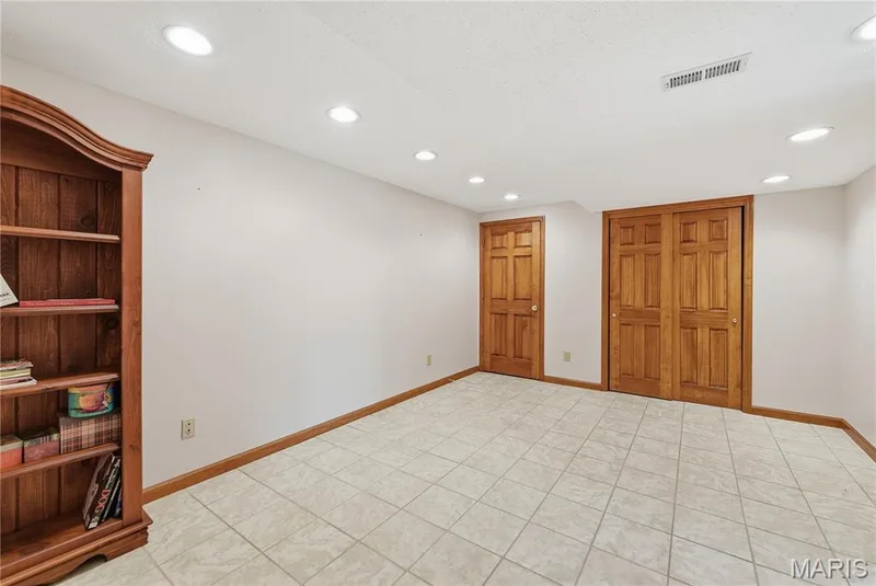 Great office space in the lower level — 1409 Boone Valley Ridge, Augusta, MO 63332