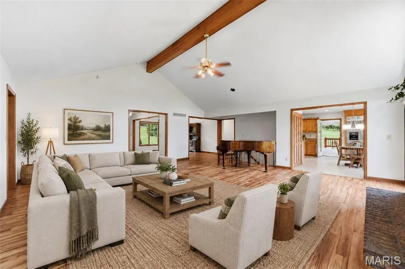 Virtual staging in the great room — 1409 Boone Valley Ridge, Augusta, MO 63332