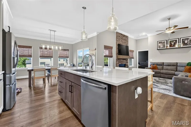 293 Laurens Spring Court, Lake St. Louis, MO 63367 — listing photo 7 of 38