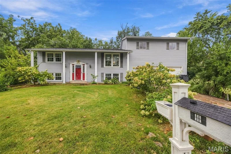 1301 Drummond Court, St Charles, MO — listing photo 1