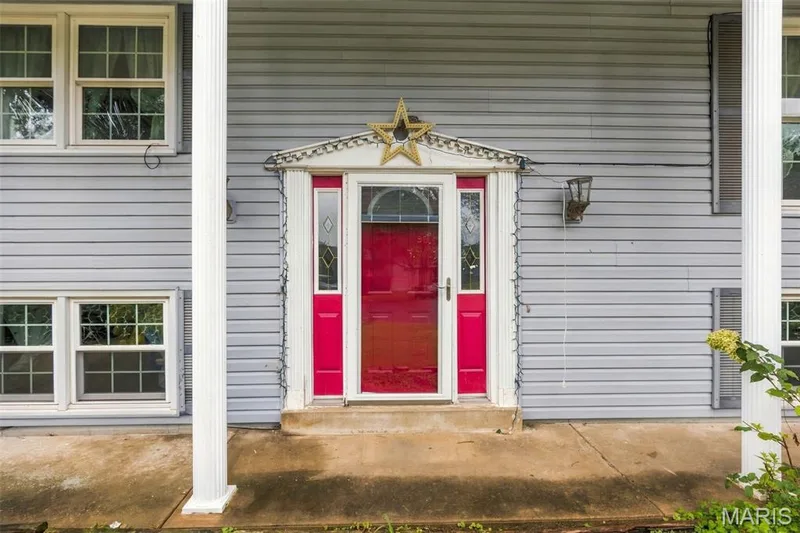 1301 Drummond Court, St Charles, MO 63303 — listing photo 3 of 31