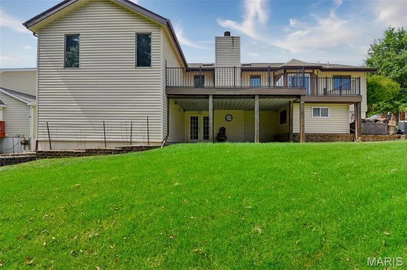12 Meadow Crest Court, St Charles, MO 63303 — listing photo 2 of 50