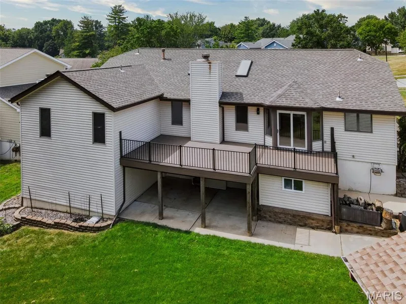 12 Meadow Crest Court, St Charles, MO 63303 — listing photo 3 of 50