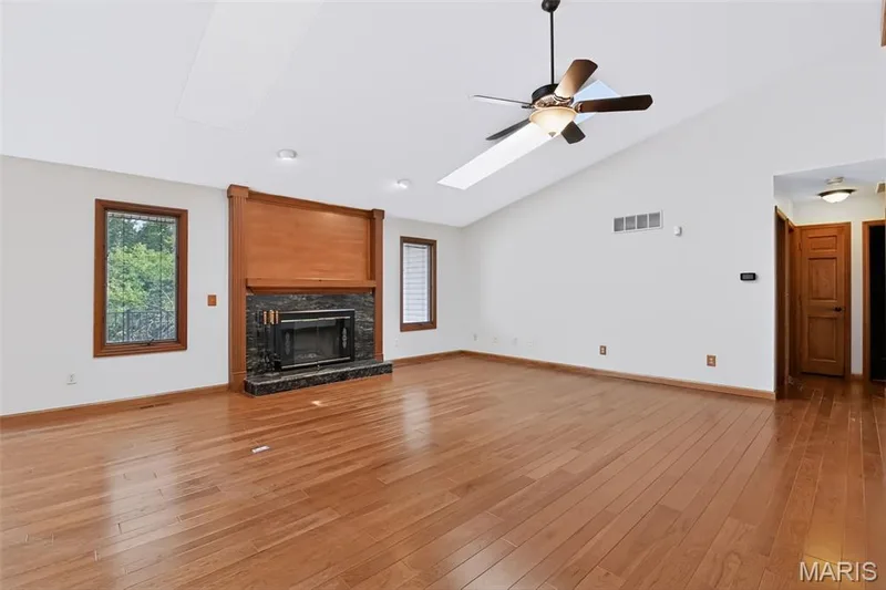 12 Meadow Crest Court, St Charles, MO 63303 — listing photo 5 of 50