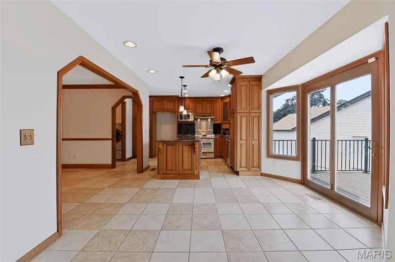 12 Meadow Crest Court, St Charles, MO 63303 — listing photo 10 of 50