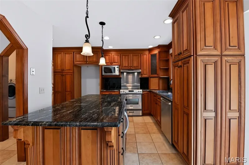 12 Meadow Crest Court, St Charles, MO 63303 — listing photo 14 of 50