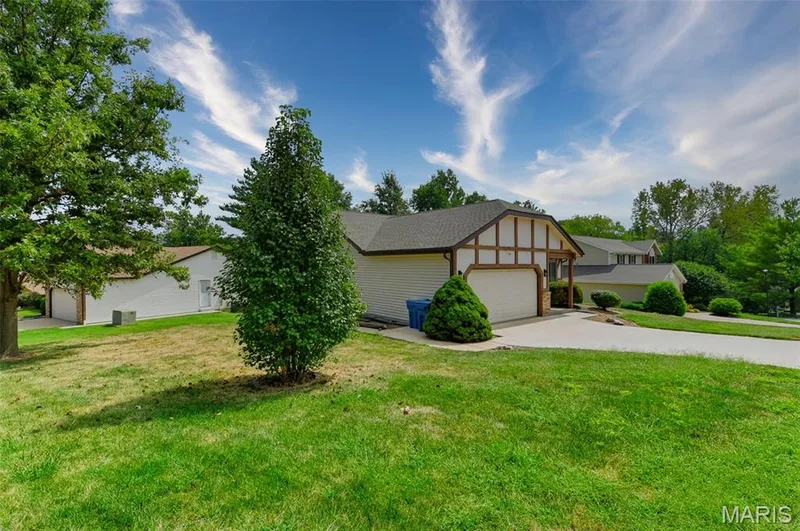12 Meadow Crest Court, St Charles, MO 63303 — listing photo 44 of 50