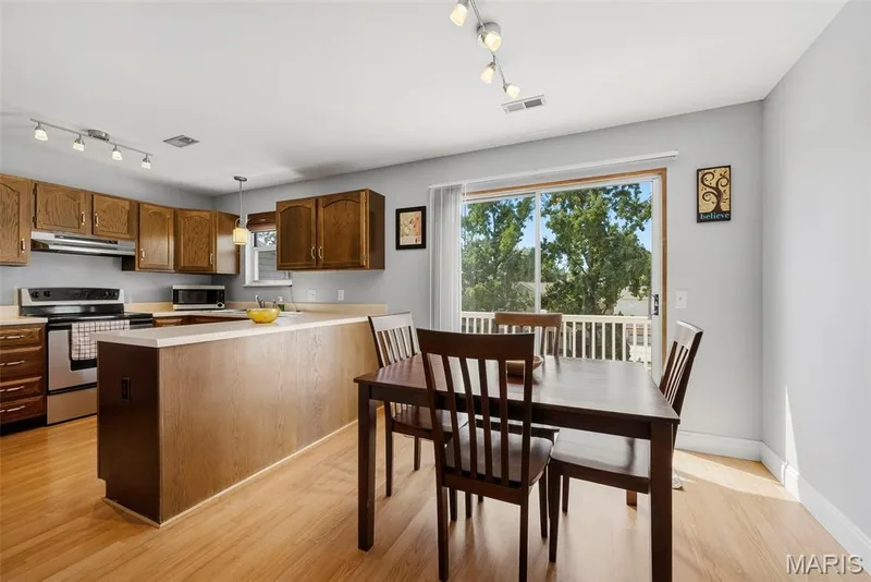 1710 N Wisteria Drive #2, St Charles, MO 63303 — listing photo 4 of 46
