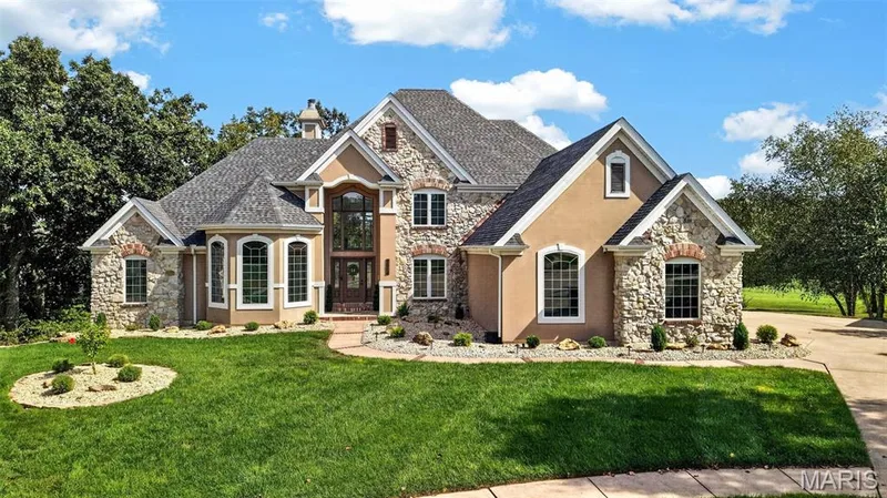 2314 Longest Drive, Wentzville, MO 63385 — listing photo 2 of 99